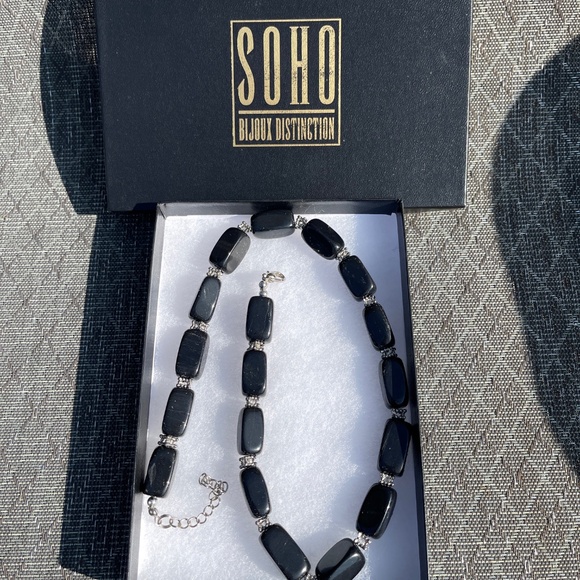 Soho Bijioux Distinction Black onyx necklace with intricate silver accents - Picture 6 of 7
